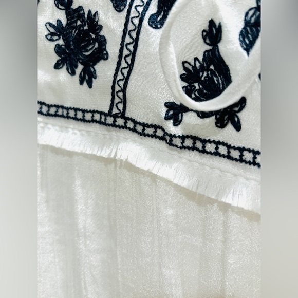 INC Studio Sleeveless Embroidered Top - Picture 5 of 7